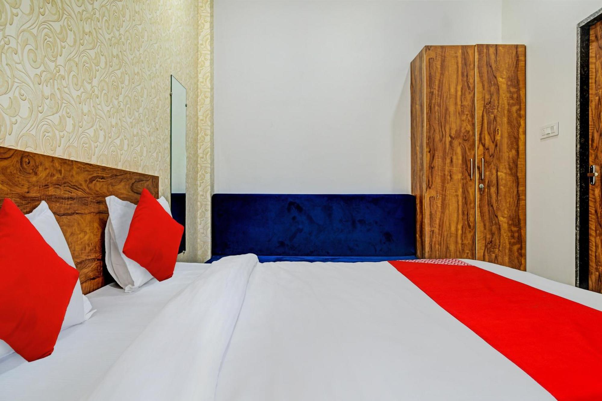 Oyo Flagship Hotel Blue Tick Індаур Екстер'єр фото