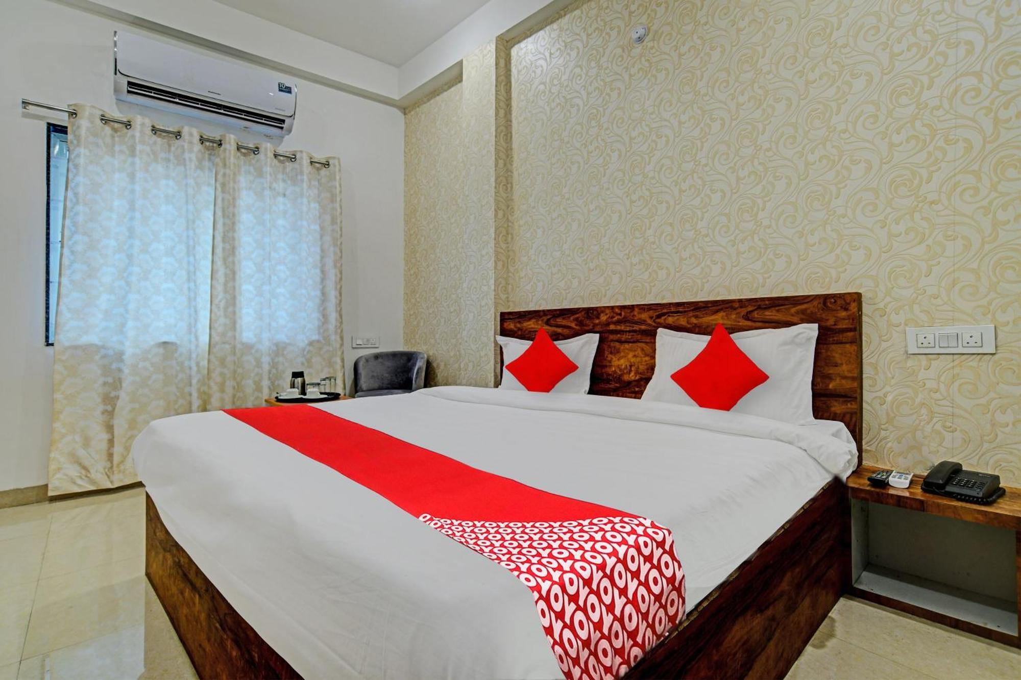 Oyo Flagship Hotel Blue Tick Індаур Екстер'єр фото