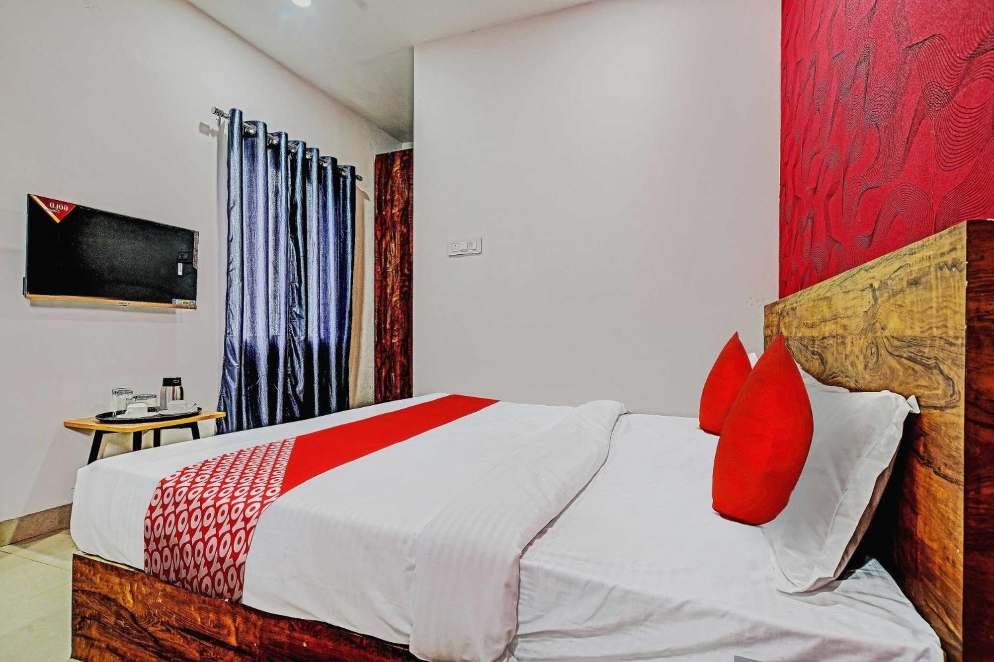 Oyo Flagship Hotel Blue Tick Індаур Екстер'єр фото