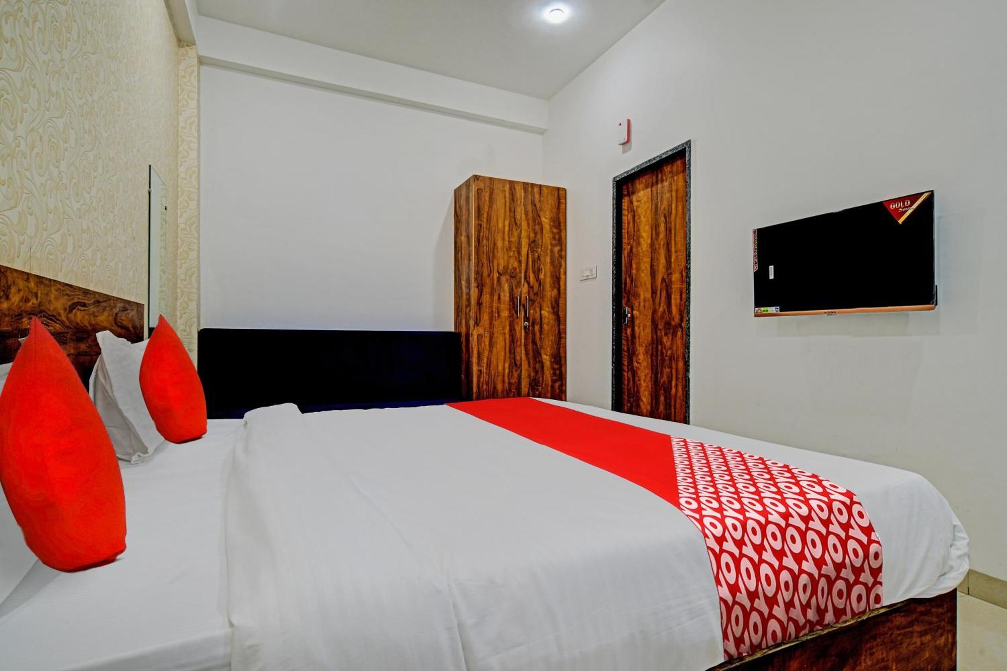 Oyo Flagship Hotel Blue Tick Індаур Екстер'єр фото